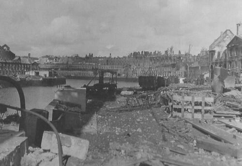 110_Destructions_de_Brest_US_Navy_5_octobre_1944_3